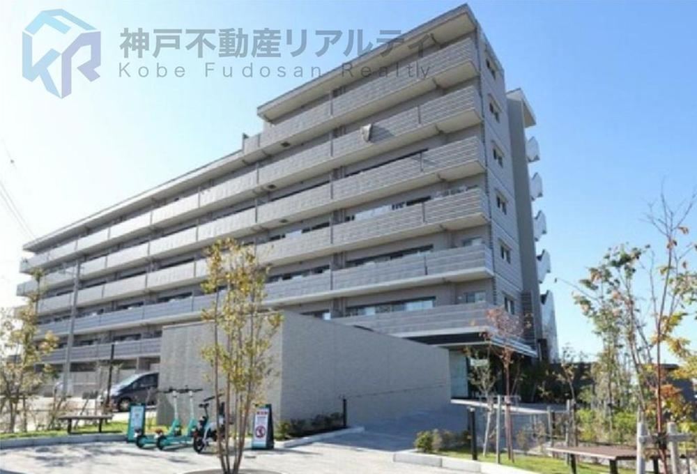 3LDK apartment in Tarumi Ward, Kobe, Hyogo - Photo 1