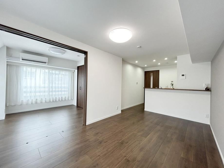 2LDK apartment in Nakano Ward, Tokyo - Photo 1