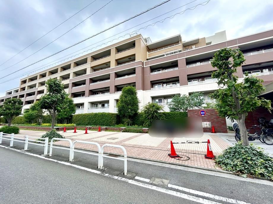 1LDK+S apartment in Musashino, Tokyo - Photo 1