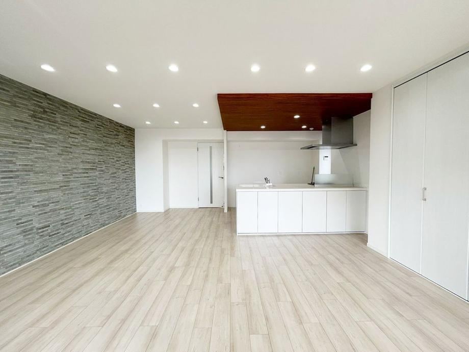 2LDK apartment in Nishi Ward, Nagoya, Aichi - Photo 1