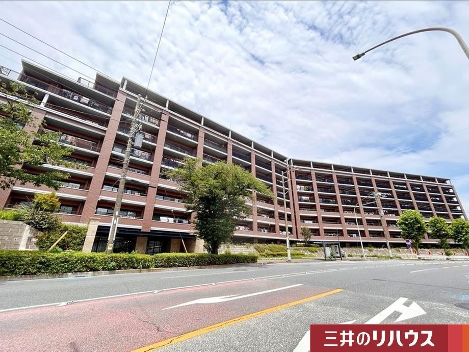 3LDK apartment in Naka Ward, Yokohama, Kanagawa - Photo 1