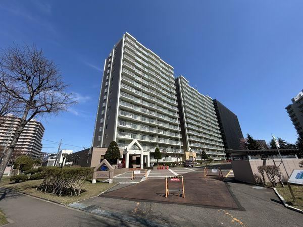 3LDK apartment in Atsubetsu Ward, Sapporo, Hokkaido - Photo 1
