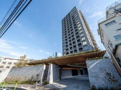 2LDK apartment in Chiyoda Ward, Tokyo - Photo 1