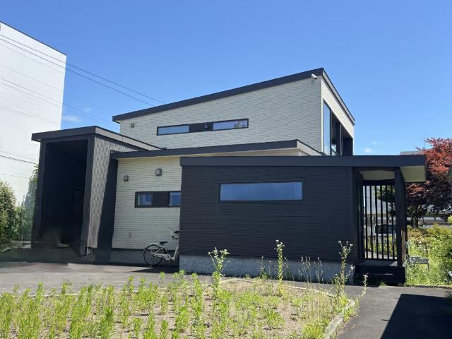 5LDK house in Eniwa, Hokkaido - Photo 1