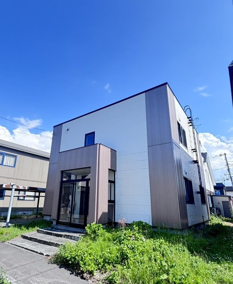 4LDK+S house in Kita Ward, Sapporo, Hokkaido - Photo 1