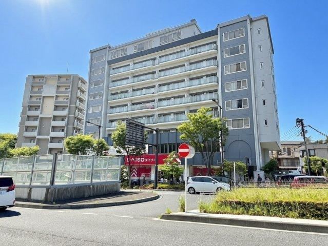 2LDK apartment in Nakano Ward, Tokyo - Photo 1