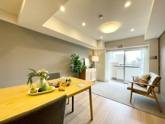 3LDK apartment in Shinjuku Ward, Tokyo - Photo 1