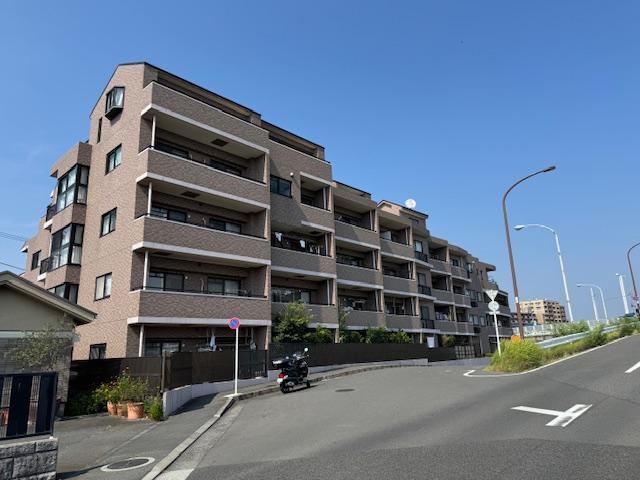 3LDK apartment in Fuchu, Tokyo - Photo 1