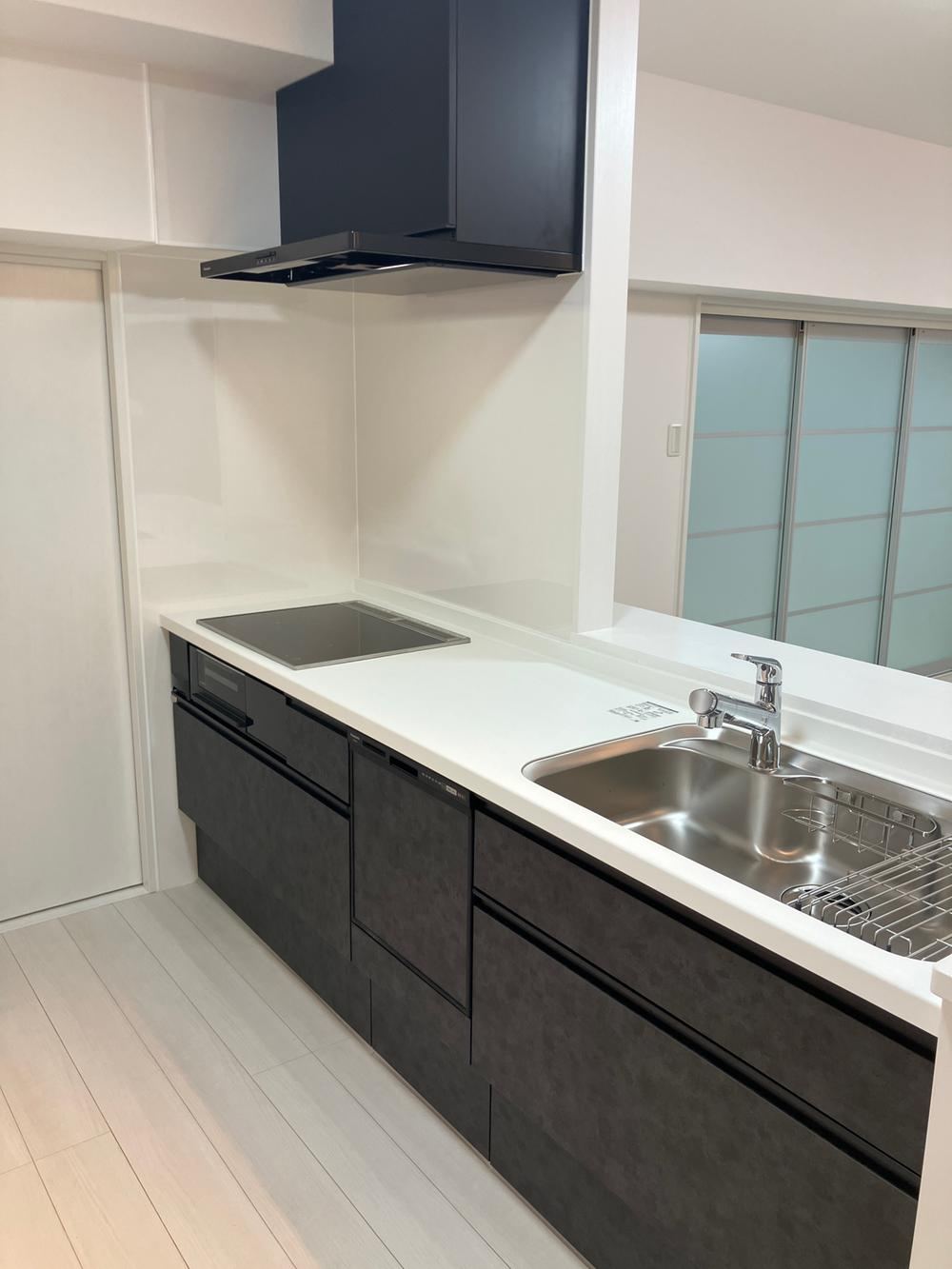 4LDK apartment in Chuo Ward, Fukuoka - Photo 1