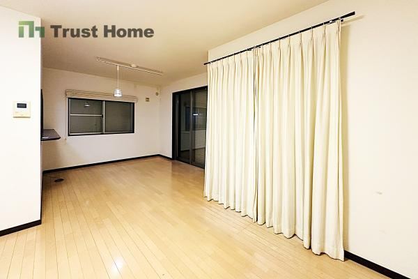 4LDK house in Higashinada Ward, Kobe, Hyogo - Photo 1
