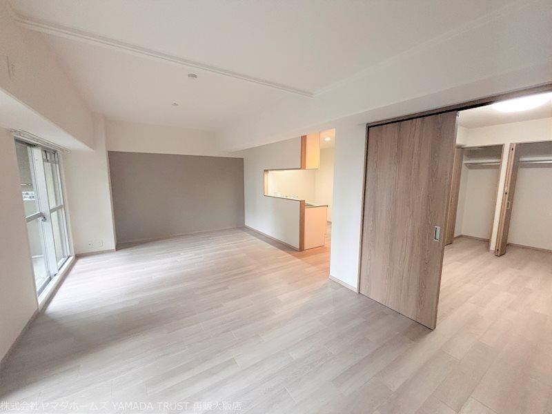 2LDK+S apartment in Toyonaka, Osaka - Photo 1