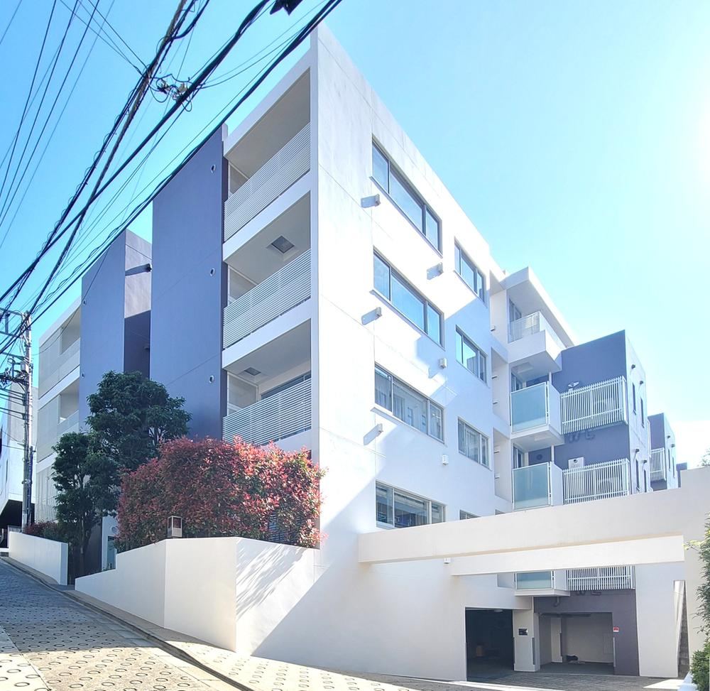 studio apartment in Shibuya Ward, Tokyo - Photo 1
