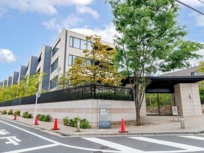 4LDK apartment in Shibuya Ward, Tokyo - Photo 1