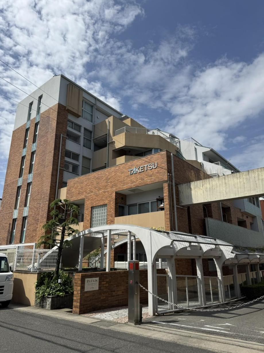 3LDK apartment in Itami, Hyogo - Photo 1