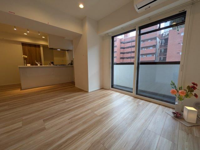 1LDK apartment in Meguro Ward, Tokyo - Photo 1