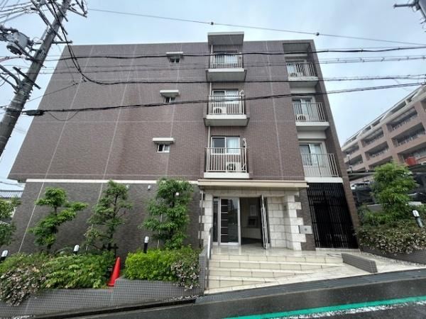 3LDK apartment in Hirakata, Osaka - Photo 1
