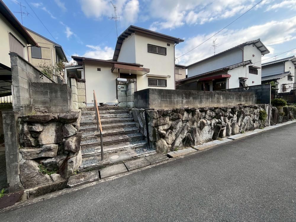 4LDK house in Tondabayashi, Osaka - Photo 1