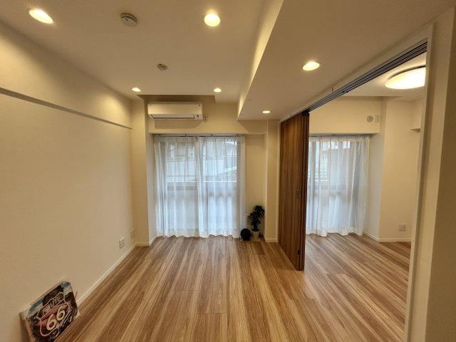 1LDK apartment in Shibuya Ward, Tokyo - Photo 1