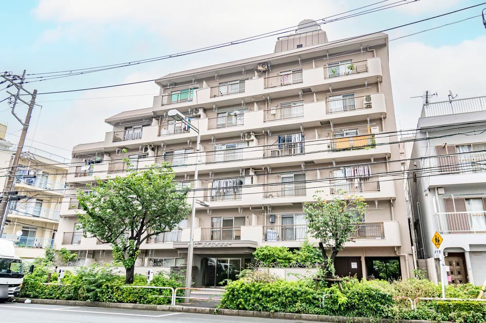 2DK apartment in Shinagawa Ward, Tokyo - Photo 1