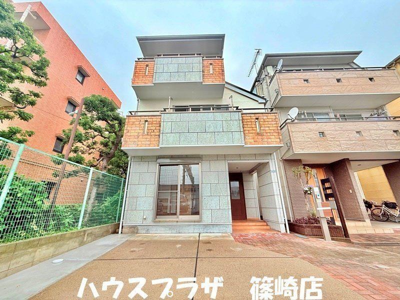 4LDK house in Katsushika Ward, Tokyo - Photo 1