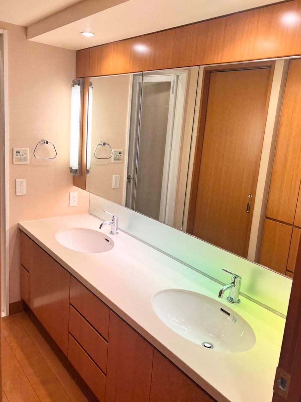 3LDK apartment in Chiyoda Ward, Tokyo - Photo 1