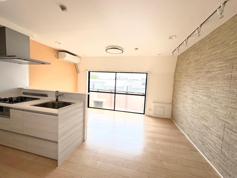 2LDK apartment in Ota Ward, Tokyo - Photo 1