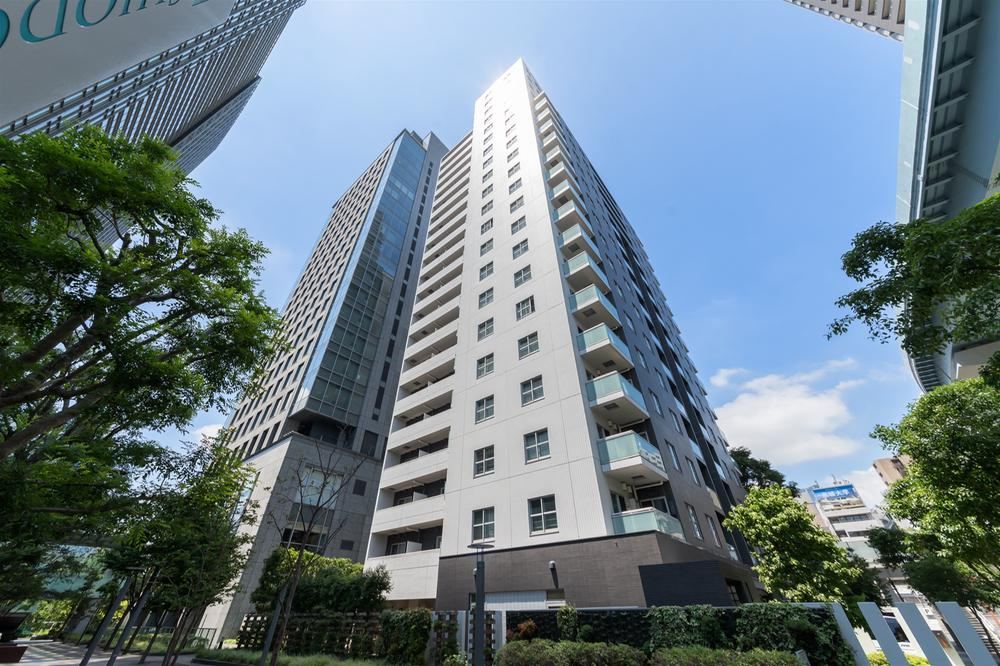 2LDK apartment in Minato Ward, Tokyo - Photo 1