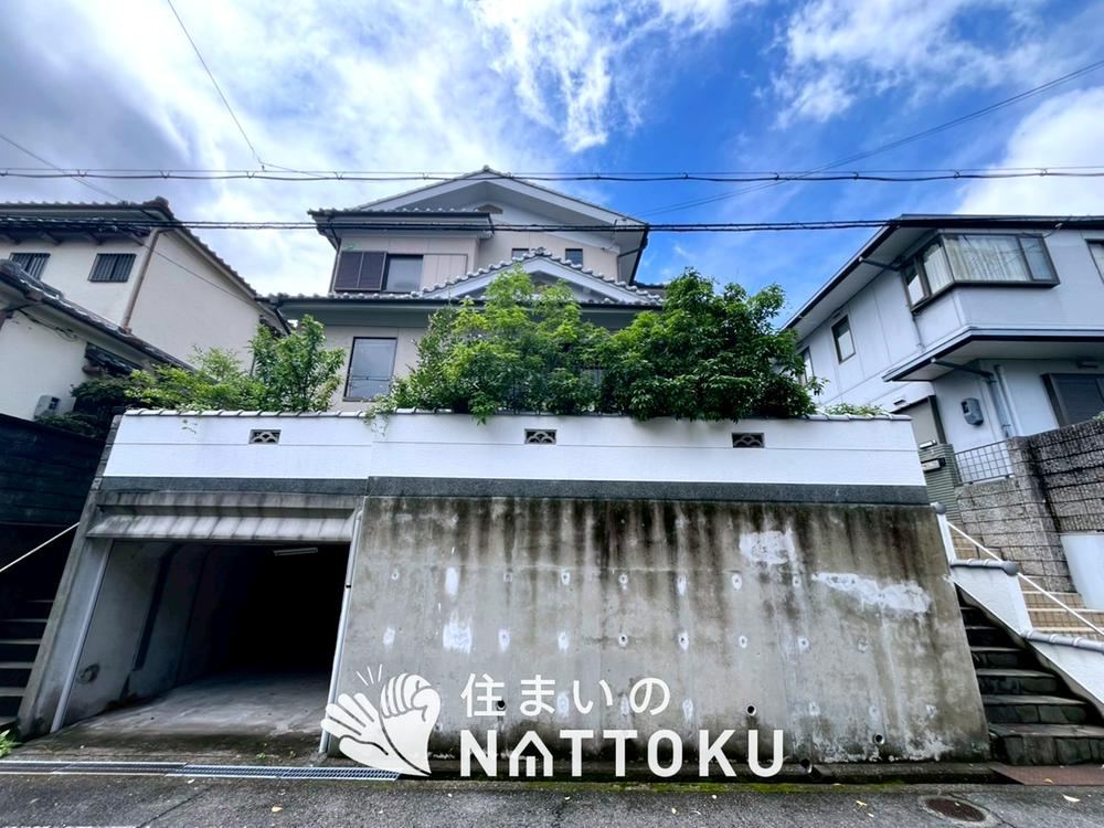 5LDK house in Hirakata, Osaka - Photo 1