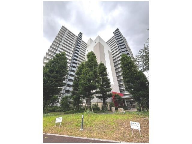 4LDK apartment in Kita Ward, Tokyo - Photo 1