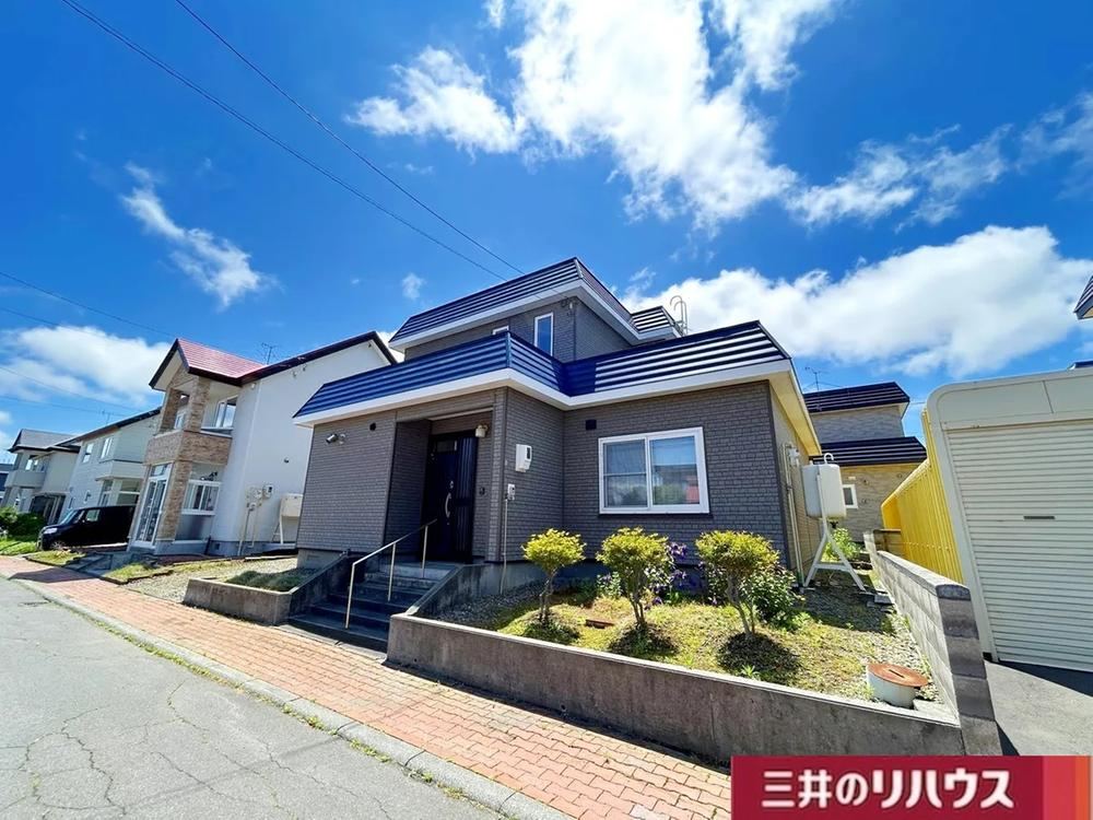 4LDK house in Ebetsu, Hokkaido - Photo 1