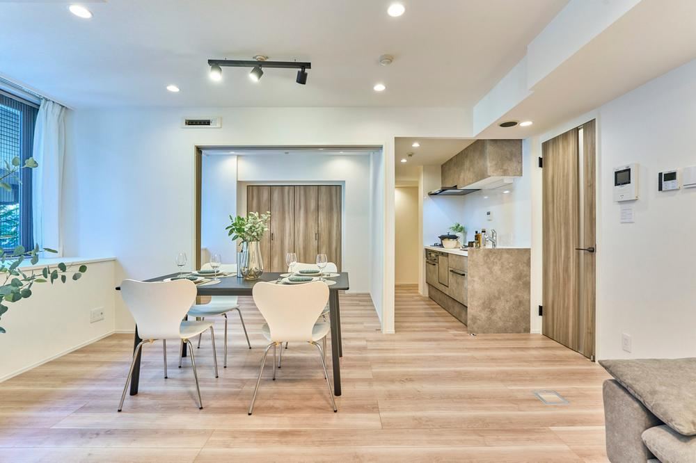2LDK apartment in Chuo Ward, Tokyo - Photo 1