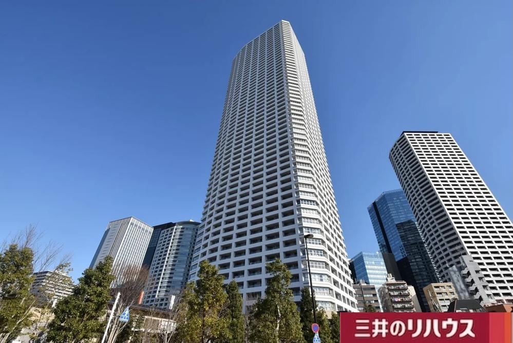 2LDK apartment in Shinjuku Ward, Tokyo - Photo 1