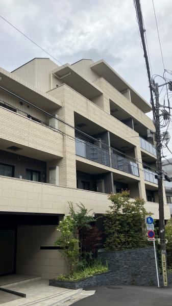 1LDK apartment in Shibuya Ward, Tokyo - Photo 1