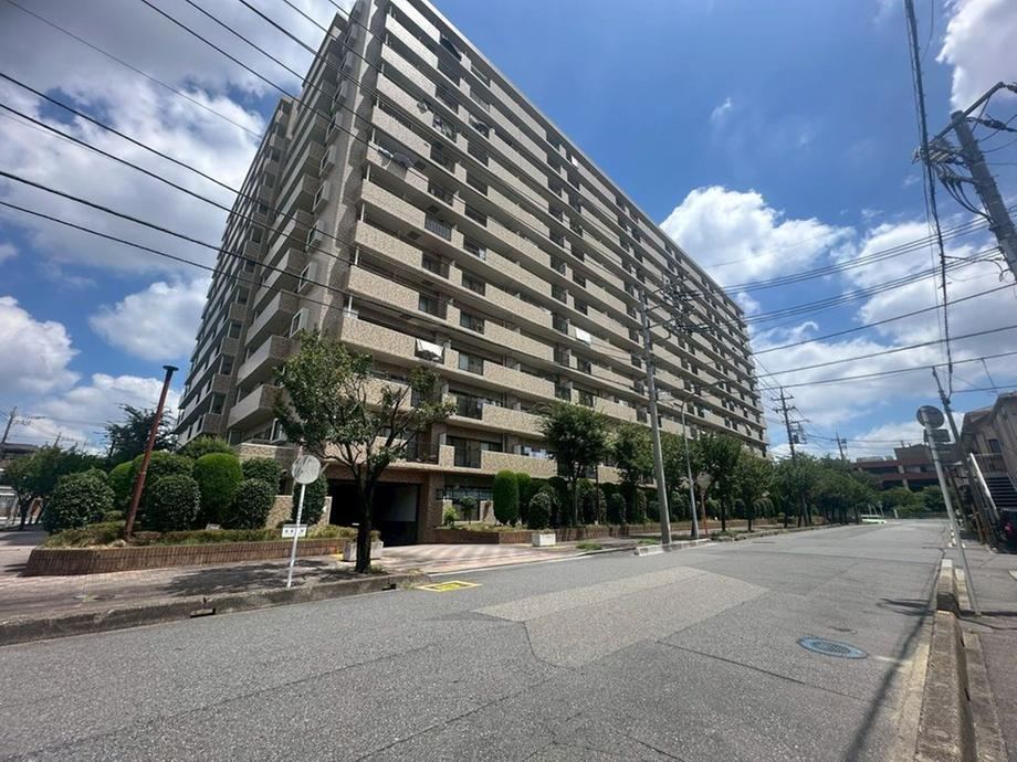 3LDK apartment in Toda, Saitama - Photo 1