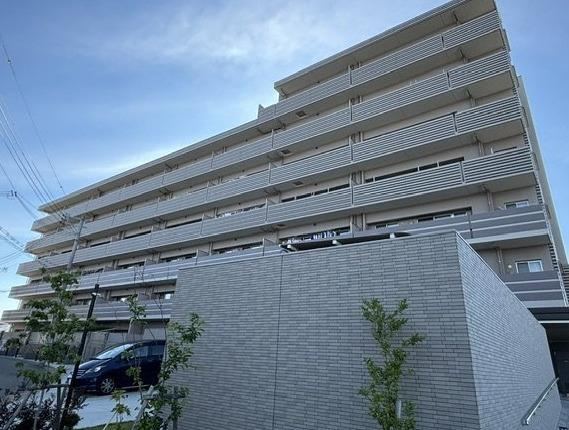 3LDK apartment in Tarumi Ward, Kobe, Hyogo - Photo 1