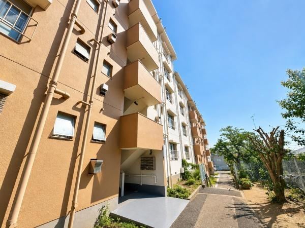 3DK apartment in Akashi, Hyogo - Photo 1