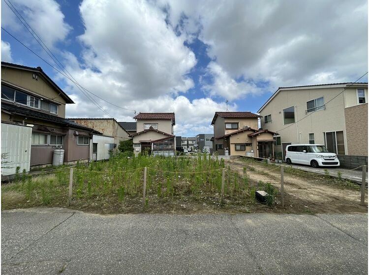 171 m² land in Kanazawa, Ishikawa - Photo 1