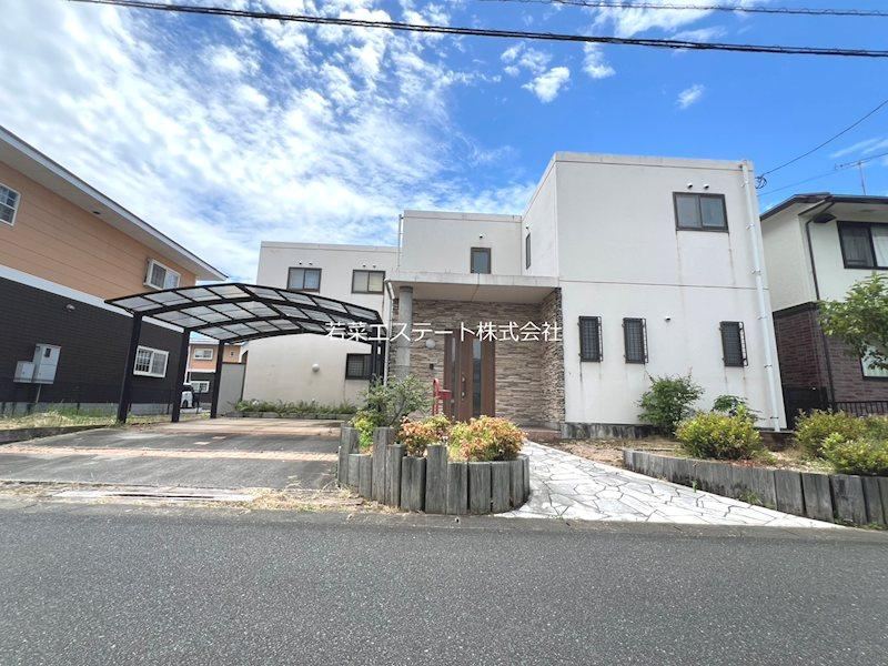 5LDK house in Kurume, Fukuoka - Photo 1