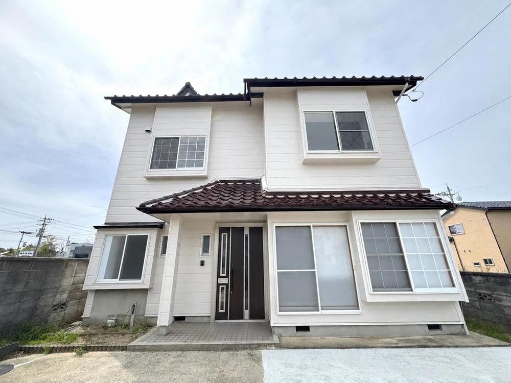 4LDK house in Hakui, Ishikawa - Photo 1