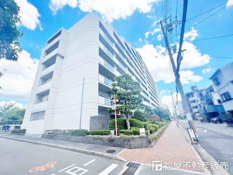 4LDK apartment in Amagasaki, Hyogo - Photo 1