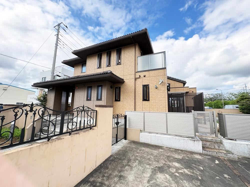 4LDK+S house in Yashio, Saitama - Photo 1