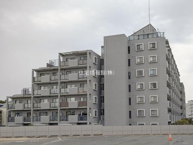 2LDK apartment in Chigasaki, Kanagawa - Photo 1