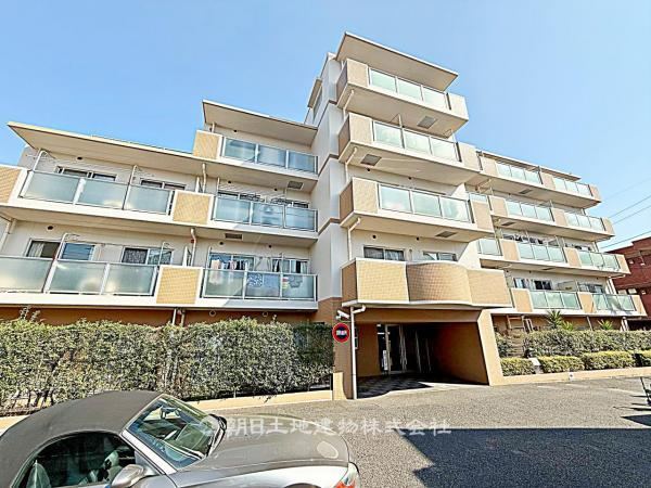 2LDK apartment in Tokorozawa, Saitama - Photo 1