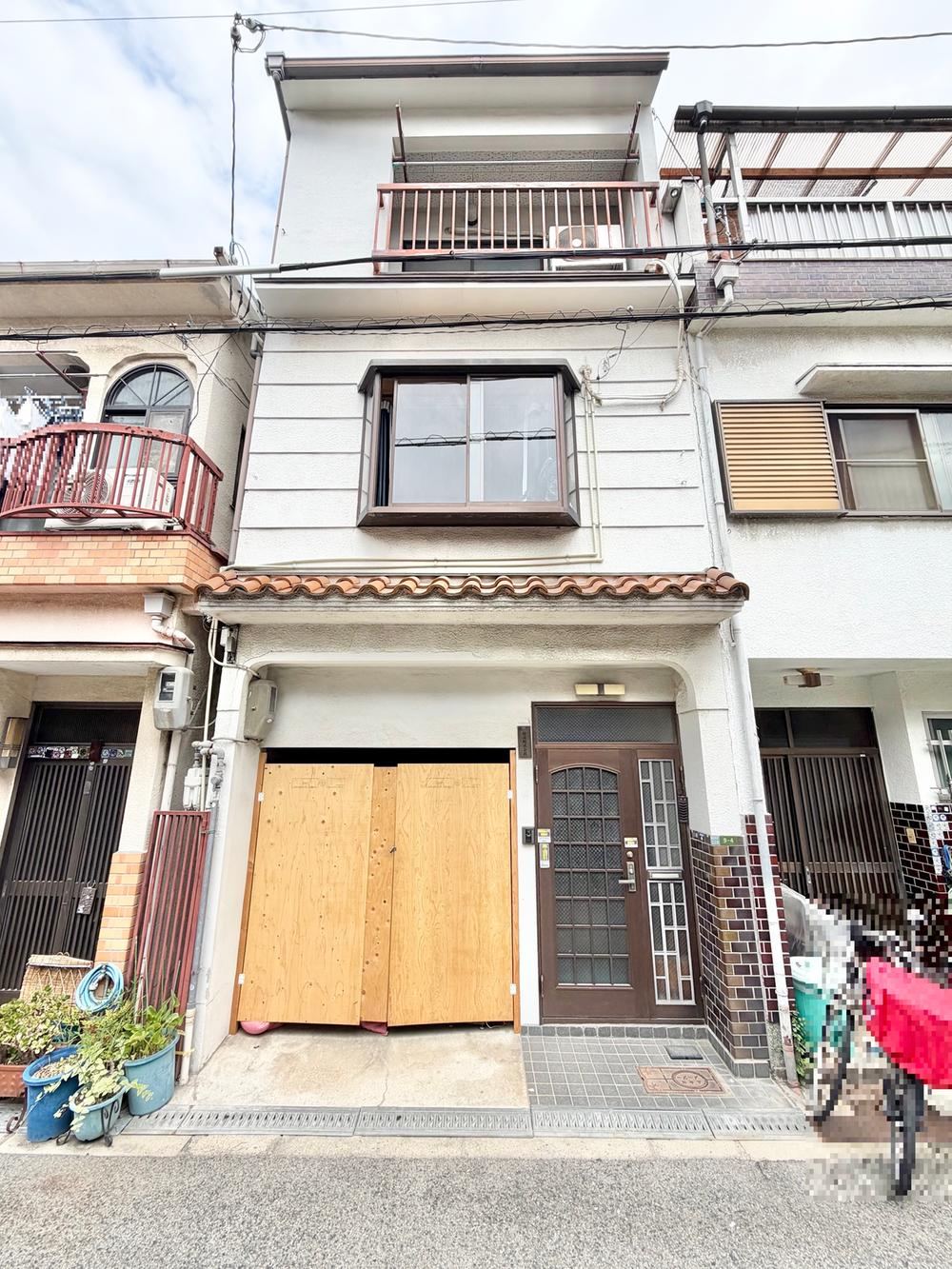 6DK house in Konohana Ward, Osaka - Photo 1
