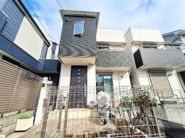 4LDK house in Totsuka Ward, Yokohama, Kanagawa - Photo 1