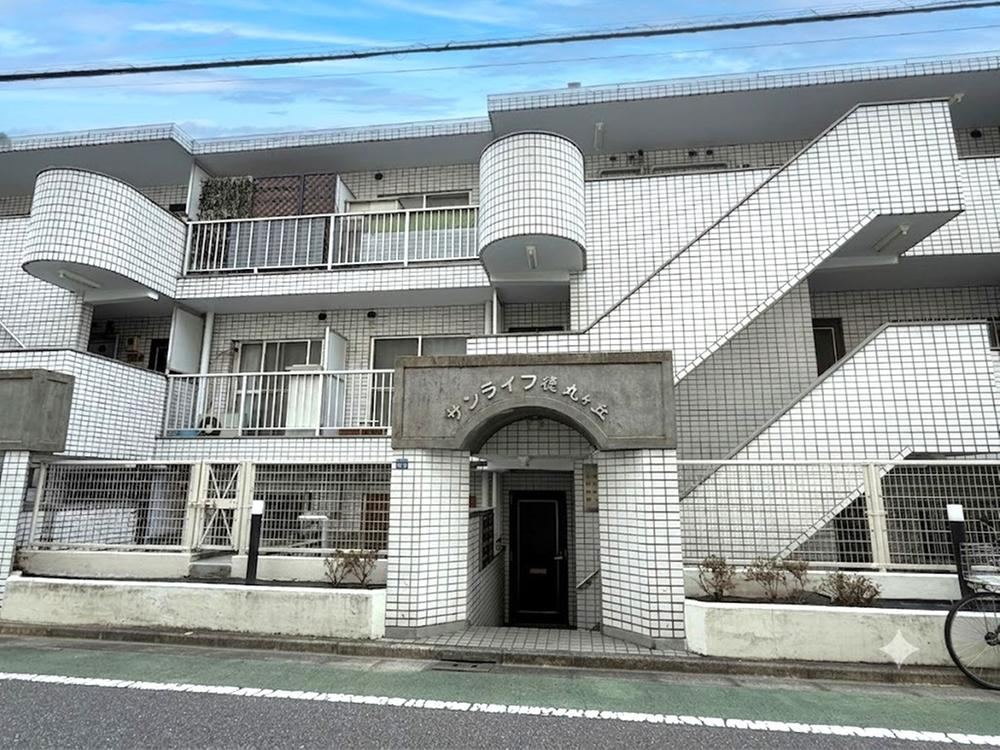 2LDK apartment in Itabashi Ward, Tokyo - Photo 1