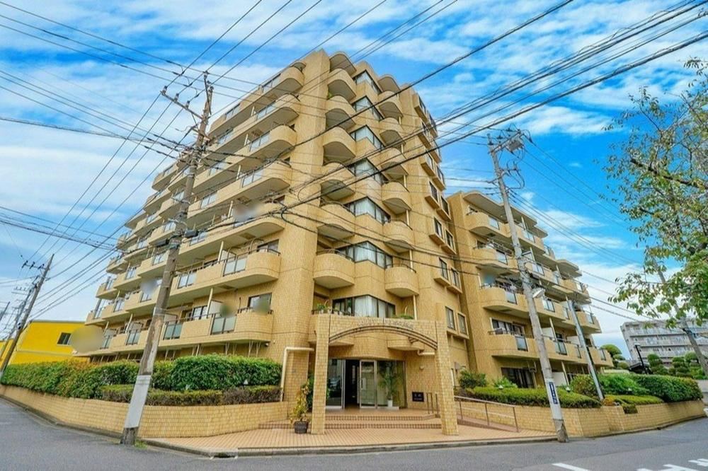 3LDK apartment in Katsushika Ward, Tokyo - Photo 1