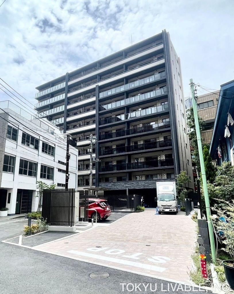 1LDK+S apartment in Shibuya Ward, Tokyo - Photo 1