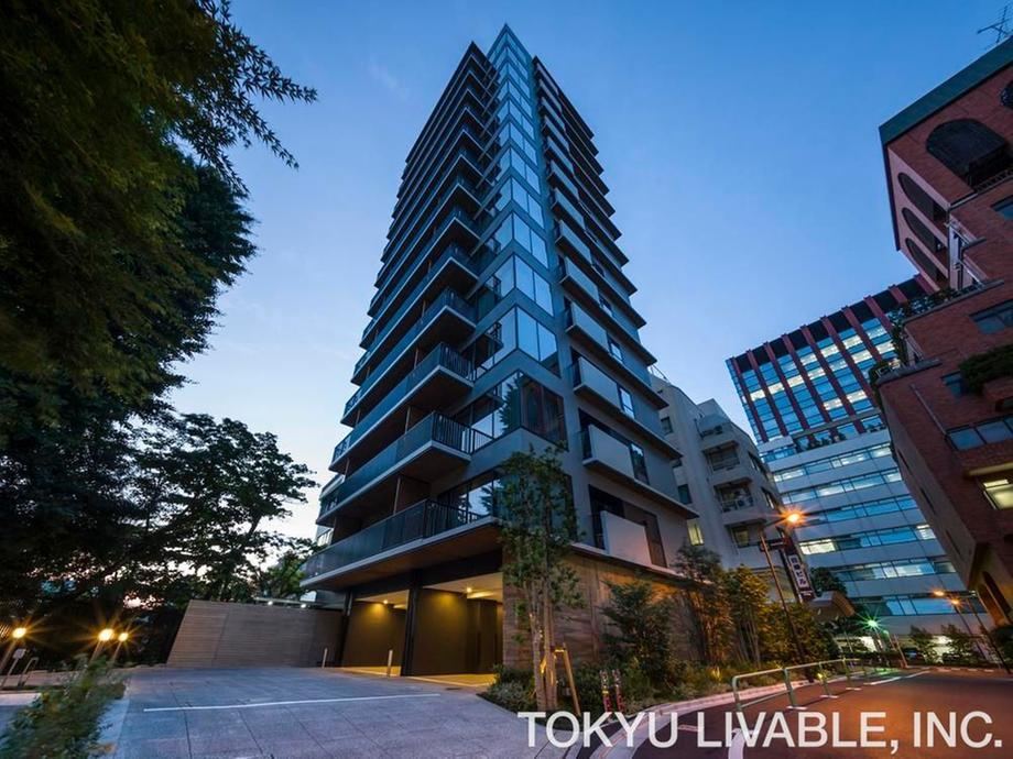 2LDK apartment in Chiyoda Ward, Tokyo - Photo 1