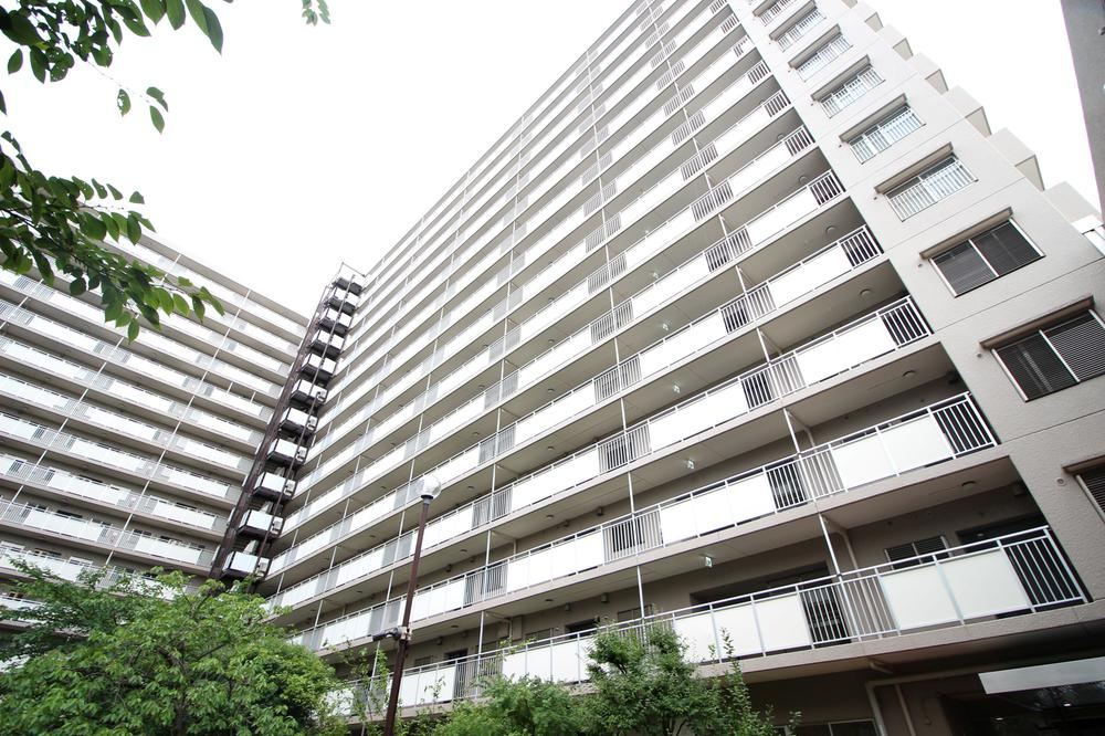 3LDK apartment in Yodogawa Ward, Osaka - Photo 1